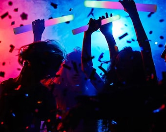 LED Glow Foam Sticks - 15 / 30 Stück bunte RGB Light-Up Cheer Tubes für Partys, Hochzeiten, Geburtstage & Events | Hochzeit Partybedarf Werkzeug