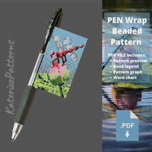 Könnte beinhalten: Ein schwarzer Pilot G-2 05 Stift mit einem rechteckigen Perlenmusterstreifen, der eine rote Libelle auf einer rosa Blume vor hellblauem Hintergrund zeigt. Der Text KaterizzPatterns ist vertikal sichtbar, daneben ein PDF-Dateisymbol.
