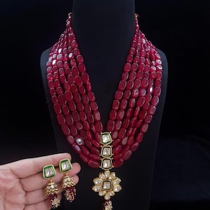 Conjunto de collar indio Kundan de rubíes, joyería estilo Sabyasachi, joyería de cuentas de oro amarillo, collar largo rani haar mala de capas de rubí rojo Kundan.