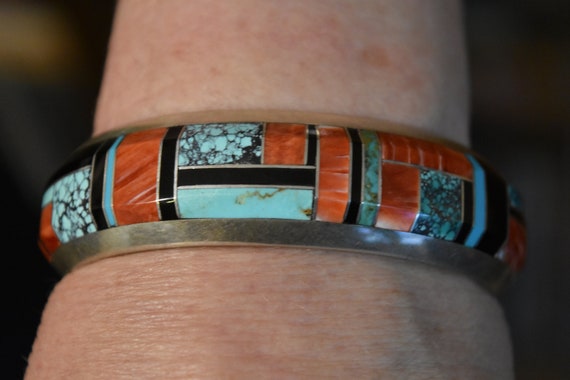 Exquisite Vintage Navajo Native American Coral Sterling Silver Bracelet Exquisite Vintage Navajo Native American Coral Sterling Silver Bracelet