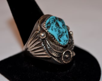 Gorgeous And Substantial Hand Wrought Vintage Navajo Kingman Turquoise Ornate Ring 26 Grams Size 13 1/2