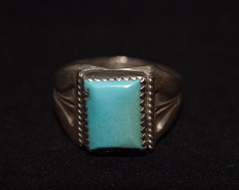 Beautiful Hand Wrought Classic Elegant Vintage Navajo sleeping Beauty Turquoise Ring 9 Grams Size 13 1/2