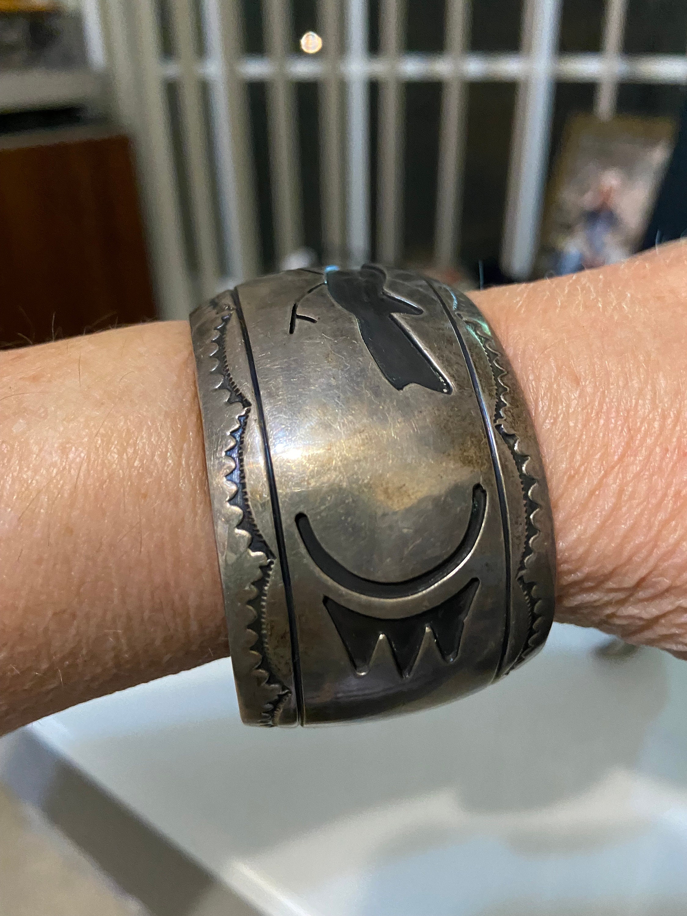 Navajo/極太Silver Vintage ブレスレット Delightful Vintage Navajo Wide Sterling Silver Road Runner