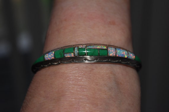 Adorable Native American Navajo Old Spiderweb Turquoise Sterling Silver Heart Bracelet Adorable Native American Navajo Old Spiderweb Turquoise Sterling Silver Heart Bracelet