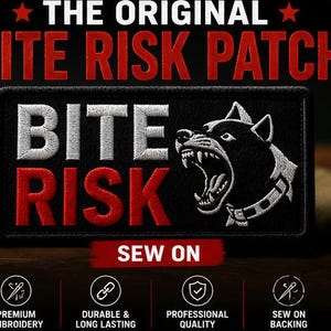 Könnte beinhalten: Ein schwarzer rechteckiger Aufnäher mit den Wörtern "BITE RISK" in Weiß und Rot sowie einer Grafik eines knurrenden Hundes. Die Texte "THE ORIGINAL" und "SEW ON" sind ebenfalls vorhanden. Der Aufnäher ist zum Aufnähen gedacht.