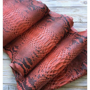 本物のパイソン皮革 | 深紅の未漂白ヘビ革 | メートル単位ではなく、全皮！