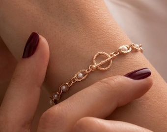 Bracciale con chiusura a T e perle / Bracciale da sposa con perle / Bracciale delicato e minimalista / Bracciale estetico per tutti i giorni / Bracciale per la festa della mamma