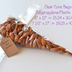 Pu&ograve; includere: Sacchetti di plastica trasparenti a forma di cono pieni di mandorle. I sacchetti sono etichettati "Dreams and Candies". I sacchetti sono disponibili in due dimensioni: 6 pollici per 12 pollici (15,24 cm per 30,48 cm) e 7 1/2 pollici per 17 pollici (19,05 cm per 43,18 cm).