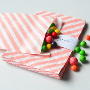 25 Sacchetti di carta con motivi a linee pesca Misura 5 1/8 x6 3/8" -Sacchetti di caramelle -Sacchetti di carta di compleanno -Sacchetti di carta pesca -Sacchetti di bomboniere per matrimonio -Sacchetti di compleanno