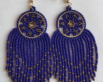 Pendientes Miyuki azul rey – Flecos tejidos a mano – Estilo boho chic – Joyería elegante