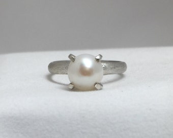 Modern Pearl Ring in Sterling Silver