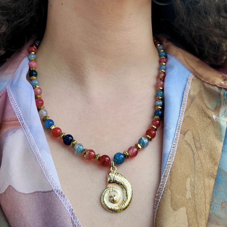 Alternate view of the same piece.