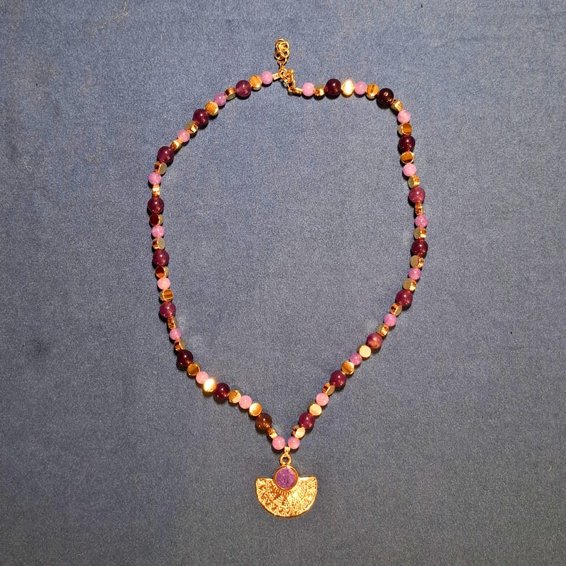 Alternate view of the same piece.