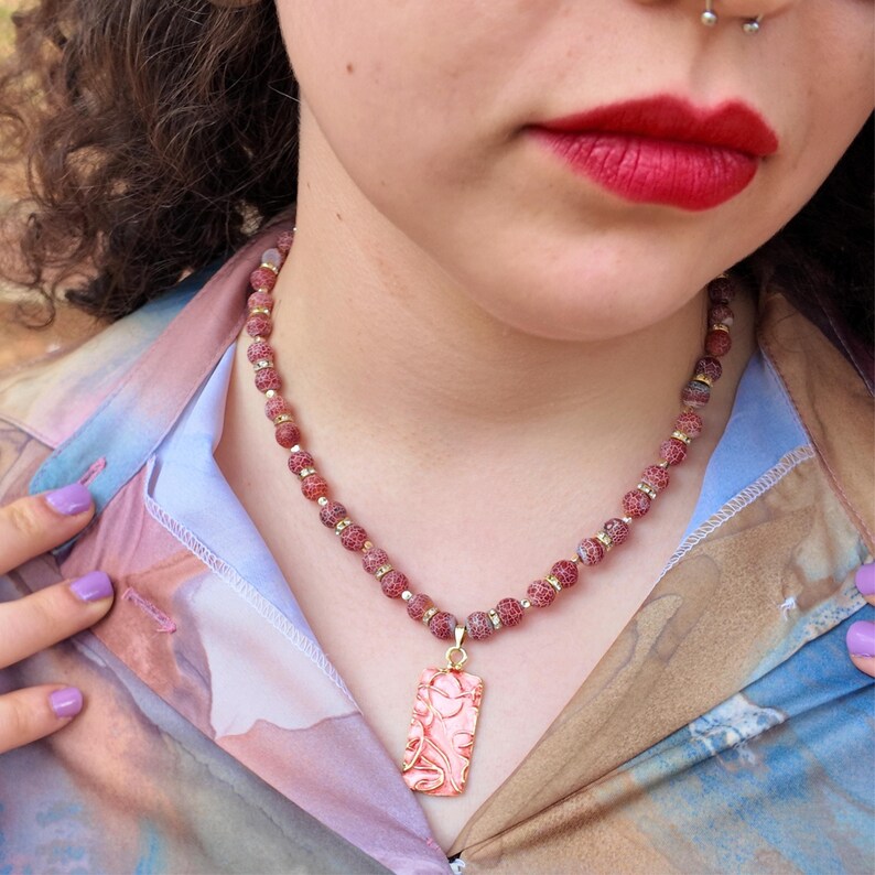 Alternate view of the same piece.