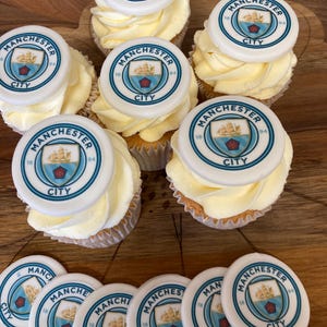 Manchester City Edible fondant Sugarpaste birthday cupcake/cake toppers decorations discs (12)