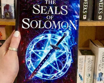 PRE-ORDER Limited Edition gesigneerd exemplaar The Seals of Solomon-Ships voor 16 april 2026-Paperback
