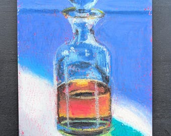Peinture originale au pastel à l'huile, bouteille en verre au soleil sur fond bleu, oeuvre d'art