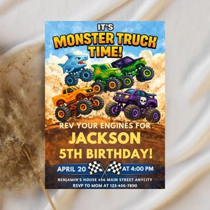 Op de afbeelding: Een kleurrijke uitnodiging voor een verjaardagsfeest met monstertrucks. Het ontwerp toont verschillende monstertrucks met unieke ontwerpen. De uitnodiging bevat de tekst "It's Monster Truck Time!" en details voor Jacksons 5e verjaardag.