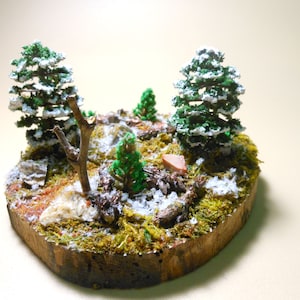Diorama-Miniature Diorama-Winter Forest/OOAK-Path Through the Winter Forest Diorama-4 1/2&quot; Round