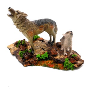 Diorama de Lobo y su Cachorro - &quot;De tal palo, tal astilla&quot; - Lobos - OOAK - Criaturas del Bosque