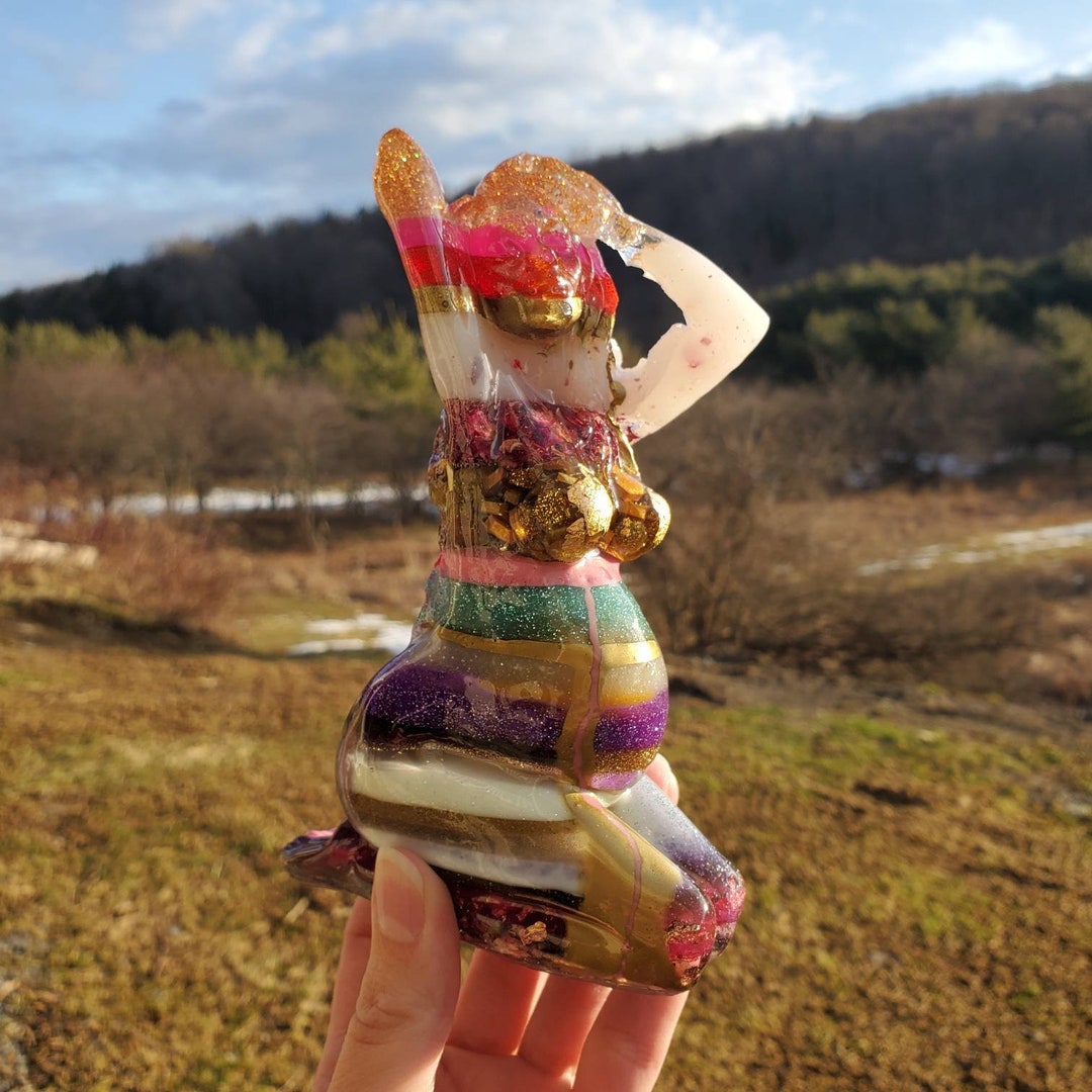 Recycle Leftover Resin Pregnancy Goddess Made With Layers of Color With