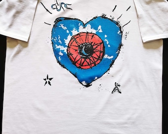 Camiseta The Cure Wish Tour Norteamérica verano 92 culto años 90 pop rock indie música alternativa new wave viernes estoy enamorado corazón