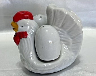 Salero y pimentero de cerámica vintage con forma de gallina, soporte para huevos, decoración de cocina rústica.