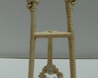 Vintage Cast Iron Easel Ornate Shabby Chic Cream Chippy Paint Display Stand 9”