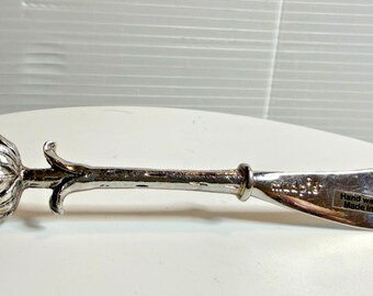 Cuchillo para untar alcachofas con diseño de pastel de barro, utensilio para queso en tono plateado, untador de mantequilla decorativo.
