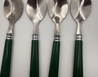 Juego de 4 cucharillas de té Gibson con mango verde, de acero inoxidable.