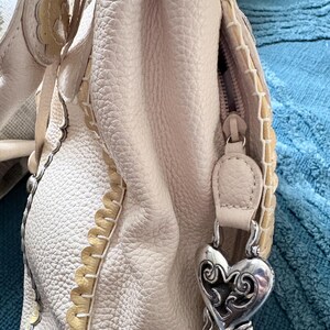 Brighton Melania Handbag Purse Pebble Leather Cream Lace Ruffle w Dust Cover bild 4