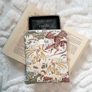 Fantasy, Drachen-Kindle-Hülle – „Moonlit Menagerie“ (normales Kindle, Papierweiß)