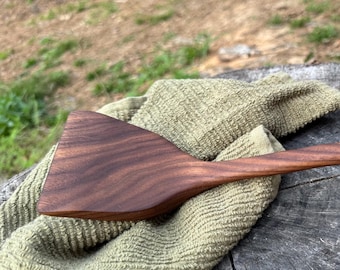 Espátula de nogal negro de 30 cm hecha a mano - Herramientas de cocina naturales - Resistente a rayones