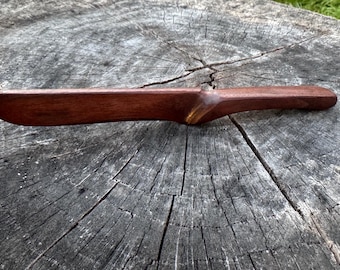 Cuchillo para untar de nogal negro hecho a mano: herramienta de cocina funcional de madera.