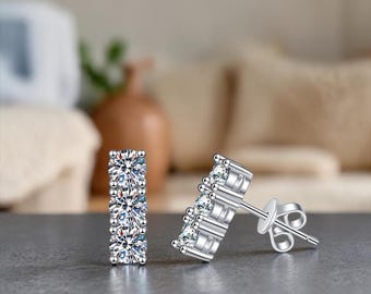 Drievoudige Moissaniet-staafoorbellen: gecertificeerd 1,2 CT D/VVS1 ronde briljante lineaire moissaniet-stekers, massief S925 sterlingzilver