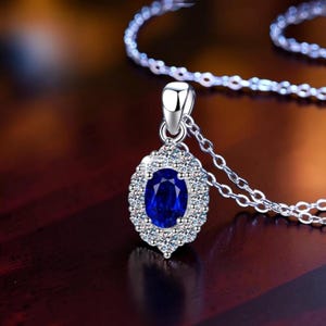 Collar con zafiro cultivado en laboratorio mediante la técnica Czochralski / Colgante de gema azul real con doble halo y talla esmeralda / Joyería llamativa de plata S925