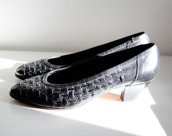 Woven leather vintage pumps /  Heel shoes . Size 6.5