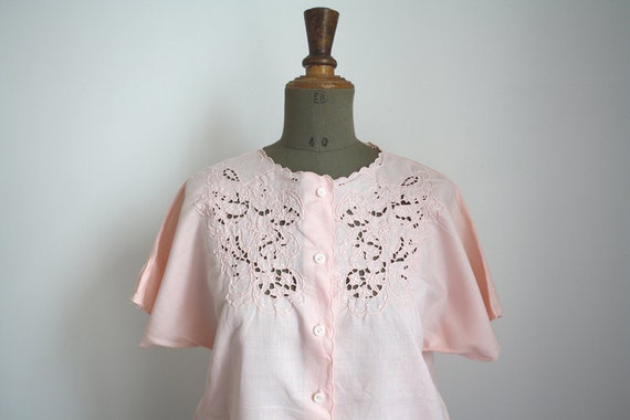 Pink EyELeT embroidery blouse // Vintage italian … - image 1