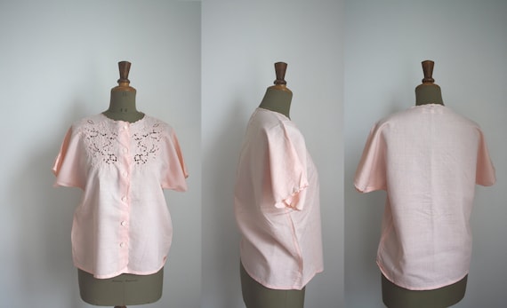Pink EyELeT embroidery blouse // Vintage italian … - image 3