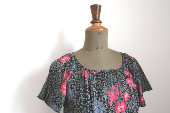 Vintage floral dress // Botanical print // 80s dre