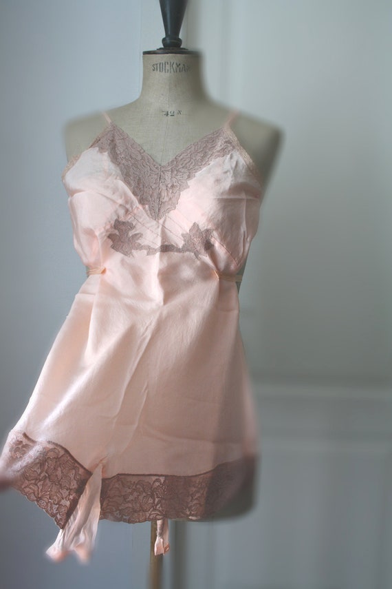 1920s BOUDOIR LINGERIE. Blush pink Bloomers. Flap… - image 3