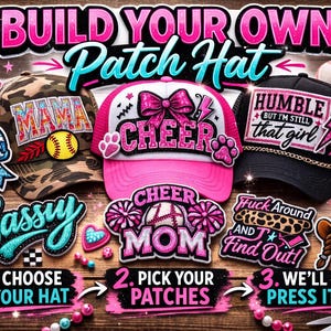 Puede incluir: Un anuncio de sombreros de parche personalizables. La imagen presenta tres sombreros con diferentes parches, incluyendo un sombrero de camuflaje con "MAMA", un sombrero rosa con "CHEER" y un sombrero negro con "HUMBLE". También se muestran parches decorativos y texto.