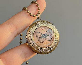 Vintage butterfly custom photo name round alloy pendant, double-sided commemorative gift, perfect for couples in love.