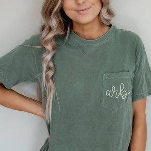 Monogrammed Comfort Colors Embroidery Tee | Short Sleeve Pocket T-Shirt | Unisex Vintage Pigment Dyed | initial tee