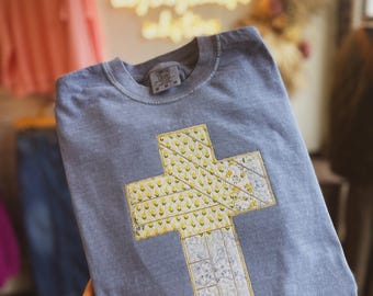 Quilted Cross Comfort Colors | Vintage Patchwork T-Shirt | Unisex Vintage Pigment Dyed | Christian Tees | Oversized Tee | Religious Shirt