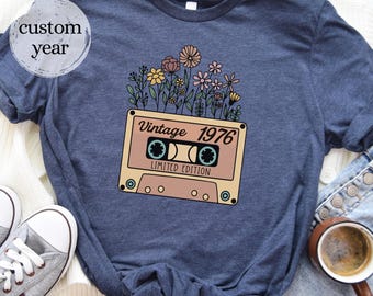Vintage Shirt, Retro Kassette mit Blumen, individuelles Jahr, limitierte Auflage Geburtstags-T-Shirt Geschenk, 60er 70er 80er 90er Geburtstags-T-Shirt
