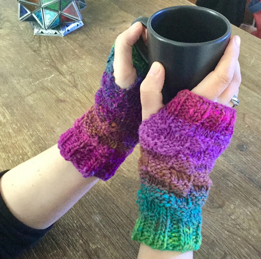 Fast and Easy Check Wristwarmer Mittens Knitting Pattern UK