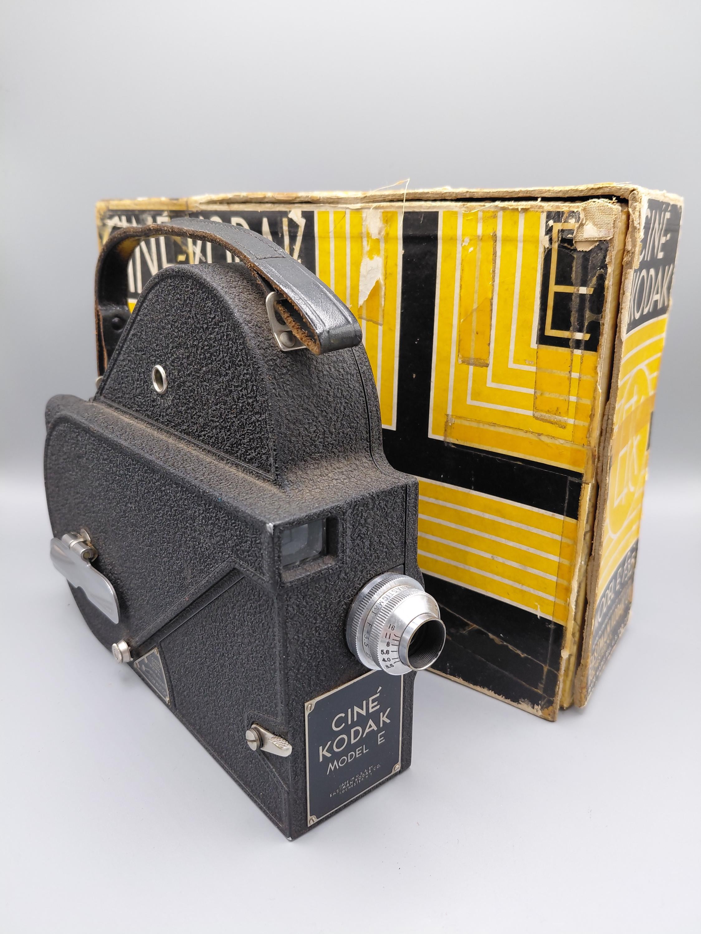 【コレクター・マニア向】CINE KODAK MODEL M 16mmカメラ Cine kodak 16mm - Etsy 日本