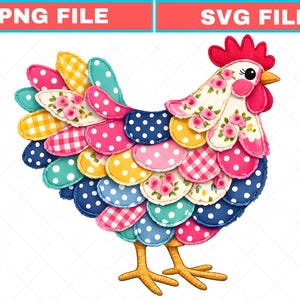 Może przedstawiać: Kolorowa ilustracja kury w stylu patchwork. Kura ma czerwony grzebień, żółty dziób i ciało wykonane z różnych wzorzystych tkanin, w tym groch, kratę vichy i nadruki kwiatowe. Tekst "PNG FILE" i "SVG FILE" jest wyświetlany u góry.