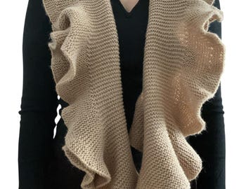 Wavy Scarf Knitting Pattern – Chic and Elegant Handmade Accessory